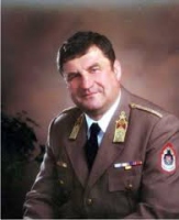 Hautzinger Gyula